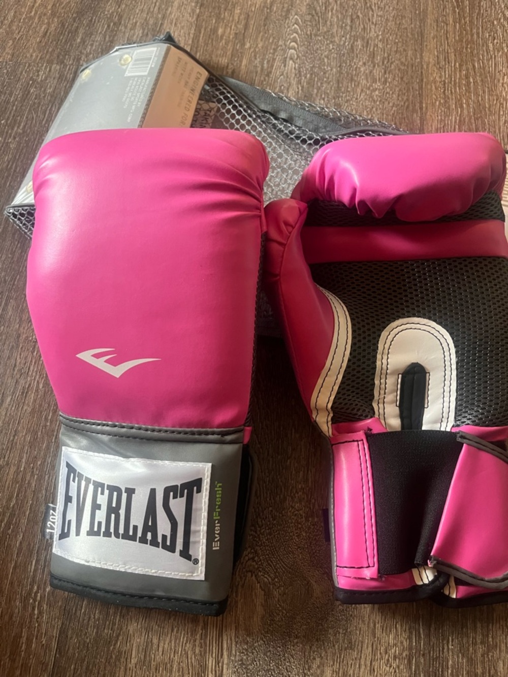 Everlast Pink Women's Pro Style Training Boxing Gloves - Picture 6 of 6